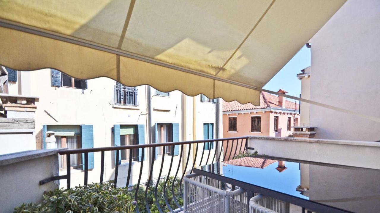 Ai Bareteri Luxury Canal View Veneţia Exterior foto