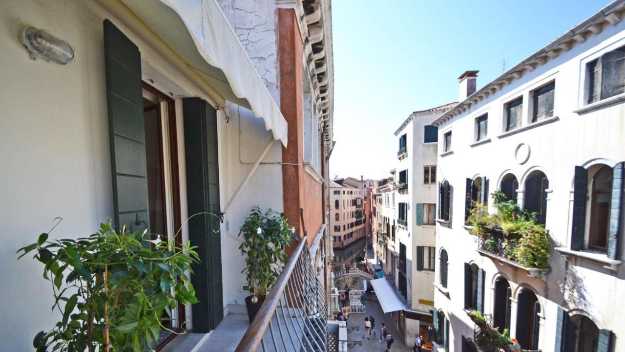 Ai Bareteri Luxury Canal View Veneţia Exterior foto