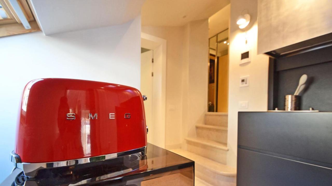 Ai Bareteri Luxury Canal View Veneţia Exterior foto